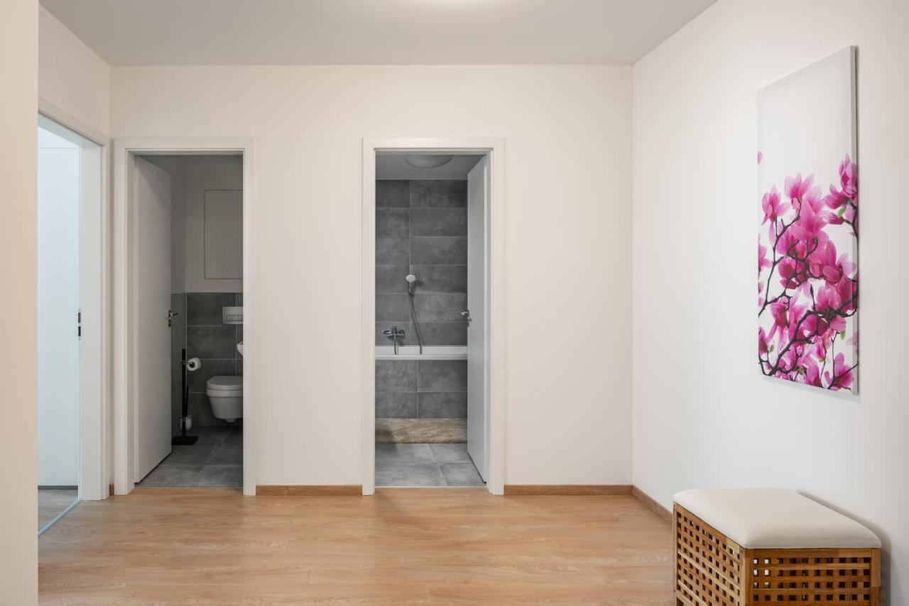 Prague Days - Exclusive Condo In Trendy Neighbourhood Bagian luar foto